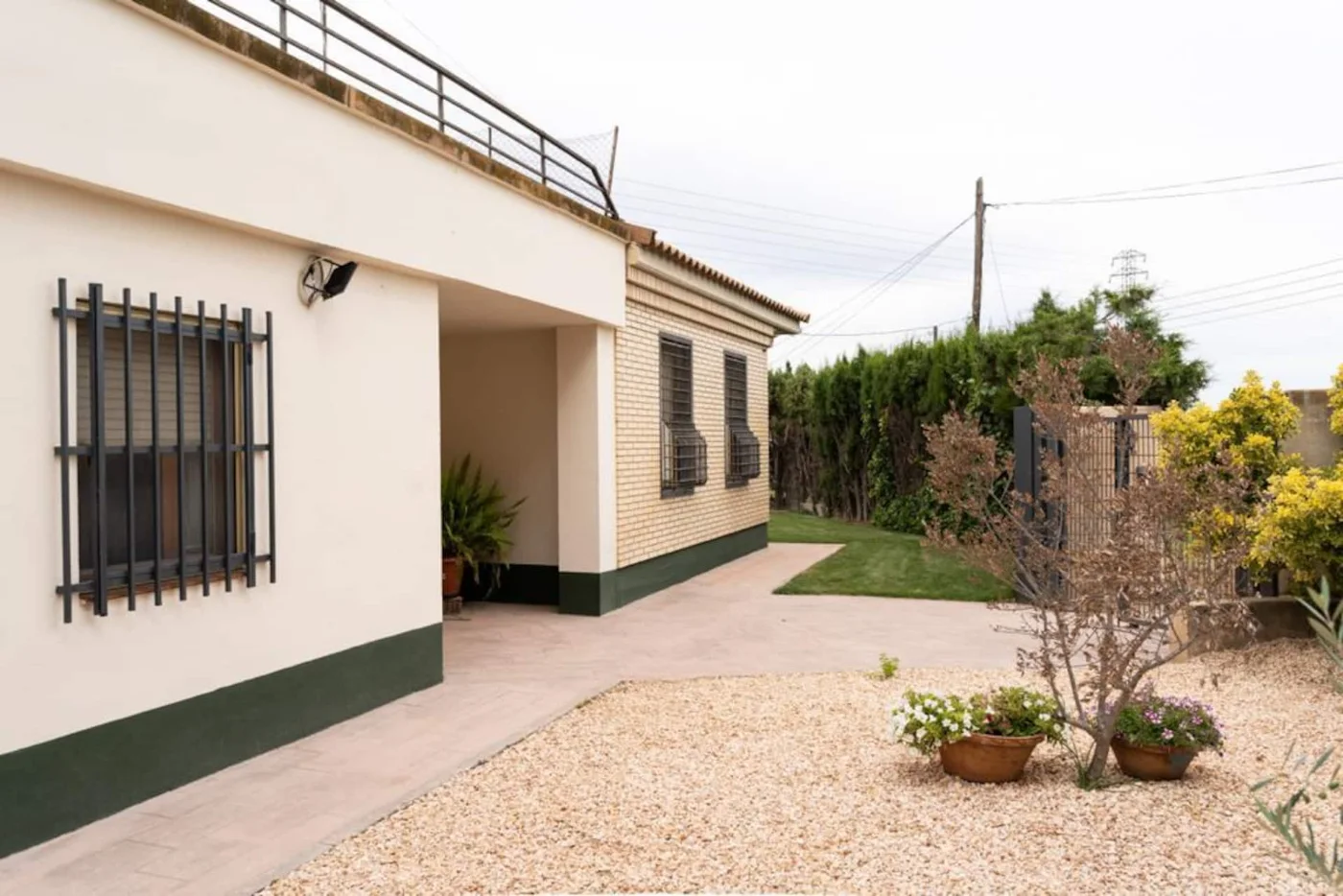 Fachada lateral de la casa